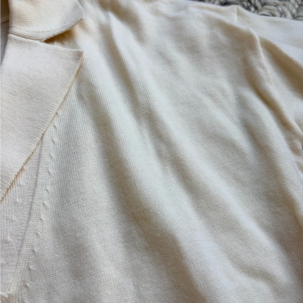 Banana Republic 100% Merino Wool Sweater XS Cream Lightweight Pullover - Picture 3 of 5